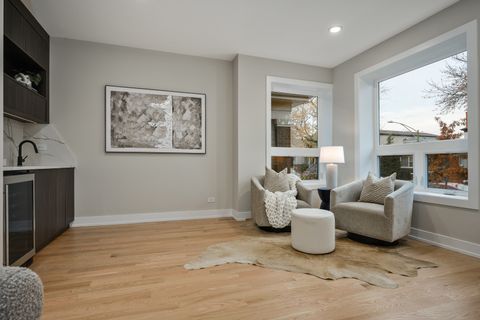 Tiny photo for 2225 W Carmen Avenue, Chicago, IL 60625 (MLS # 12585510)