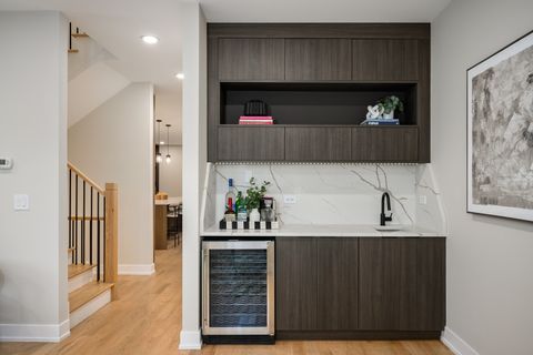 Tiny photo for 2225 W Carmen Avenue, Chicago, IL 60625 (MLS # 12585510)