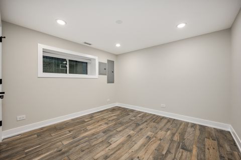 Tiny photo for 2225 W Carmen Avenue, Chicago, IL 60625 (MLS # 12585510)