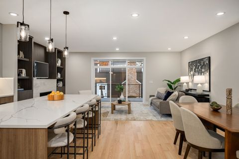 Tiny photo for 2225 W Carmen Avenue, Chicago, IL 60625 (MLS # 12585510)