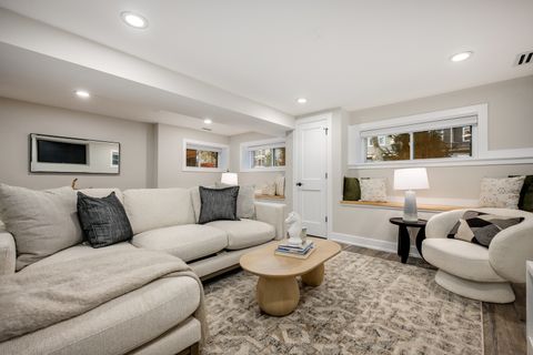 Tiny photo for 2225 W Carmen Avenue, Chicago, IL 60625 (MLS # 12585510)