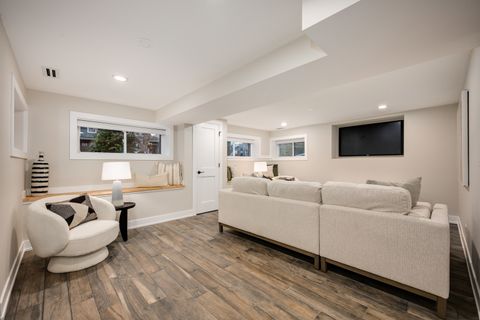 Tiny photo for 2225 W Carmen Avenue, Chicago, IL 60625 (MLS # 12585510)