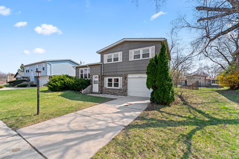 Photo of 4827 IMPERIAL Drive, Richton Park, IL 60471 (MLS # 12340827)