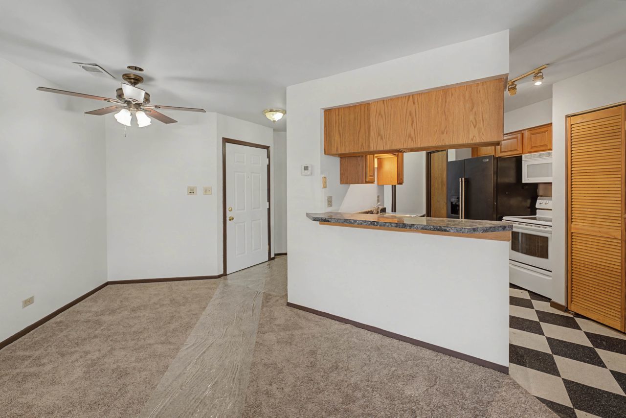 1203 WYNDHAM Court 105