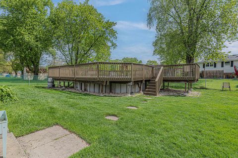 Tiny photo for 635 S SPRINGINSGUTH Road, Schaumburg, IL 60193 (MLS # 12643153)