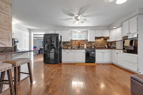 Tiny photo for 635 S SPRINGINSGUTH Road, Schaumburg, IL 60193 (MLS # 12643153)