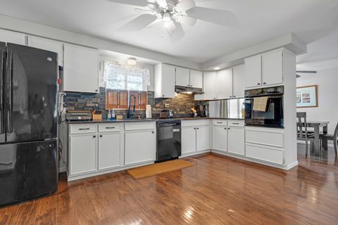 Tiny photo for 635 S SPRINGINSGUTH Road, Schaumburg, IL 60193 (MLS # 12643153)