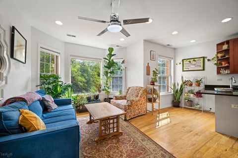 Tiny photo for 1622 W Wallen Avenue #2S, Chicago, IL 60626 (MLS # 12748153)