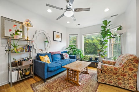Tiny photo for 1622 W Wallen Avenue #2S, Chicago, IL 60626 (MLS # 12748153)