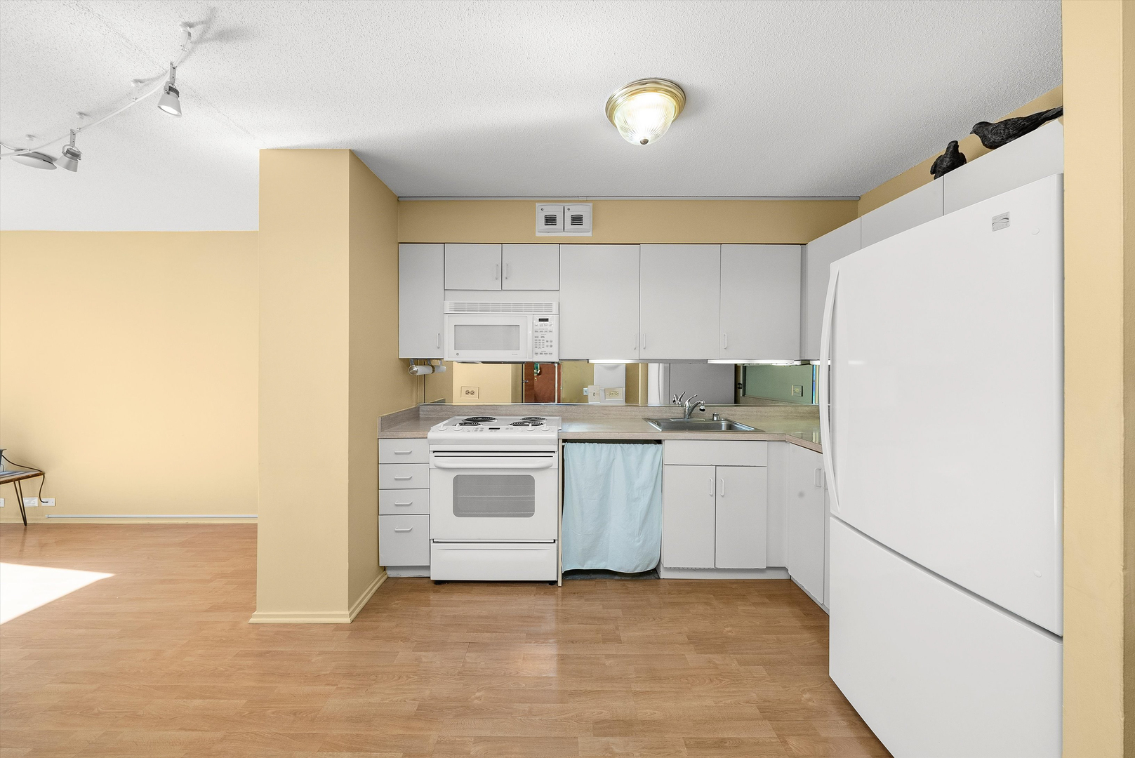 405 N Wabash Avenue 1608
