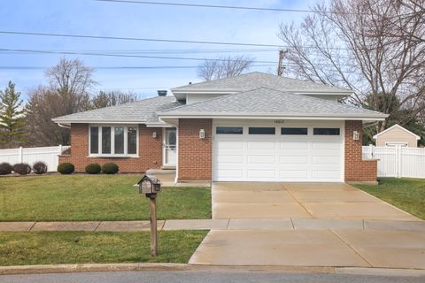 Tiny photo for 16612 Meadow Court, Tinley Park, IL 60477 (MLS # 12635058)