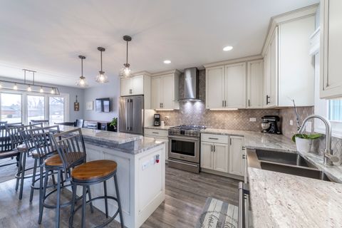 Tiny photo for 16612 Meadow Court, Tinley Park, IL 60477 (MLS # 12635058)