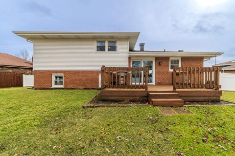 Tiny photo for 16612 Meadow Court, Tinley Park, IL 60477 (MLS # 12635058)