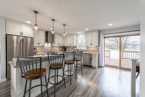 Tiny photo for 16612 Meadow Court, Tinley Park, IL 60477 (MLS # 12635058)
