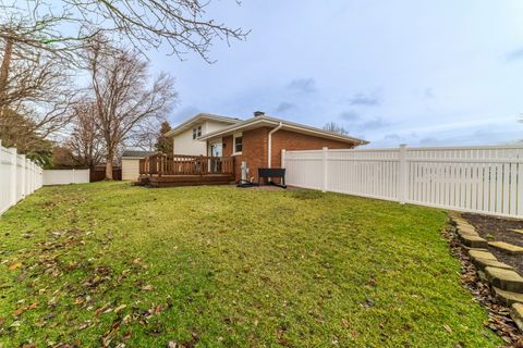 Tiny photo for 16612 Meadow Court, Tinley Park, IL 60477 (MLS # 12635058)