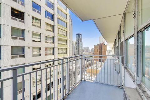 Tiny photo for 1000 N Lake Shore Drive #2009, Chicago, IL 60611 (MLS # 12566403)
