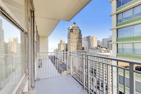 Tiny photo for 1000 N Lake Shore Drive #2009, Chicago, IL 60611 (MLS # 12566403)