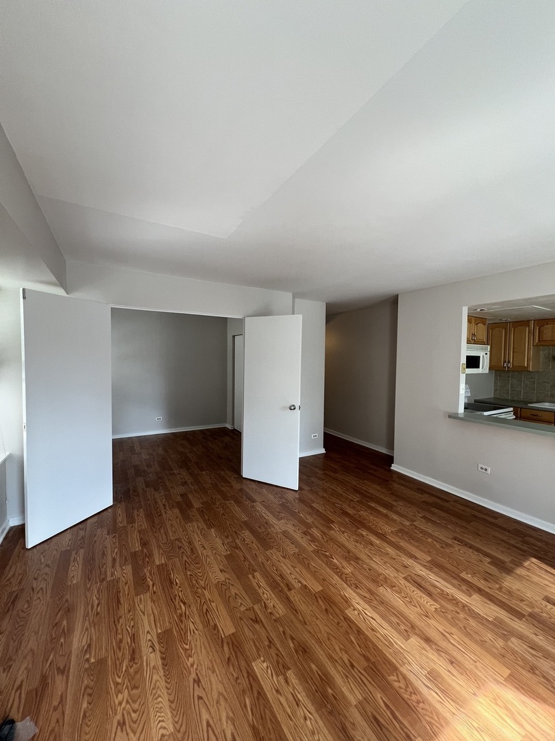 40 E 9th Street 815