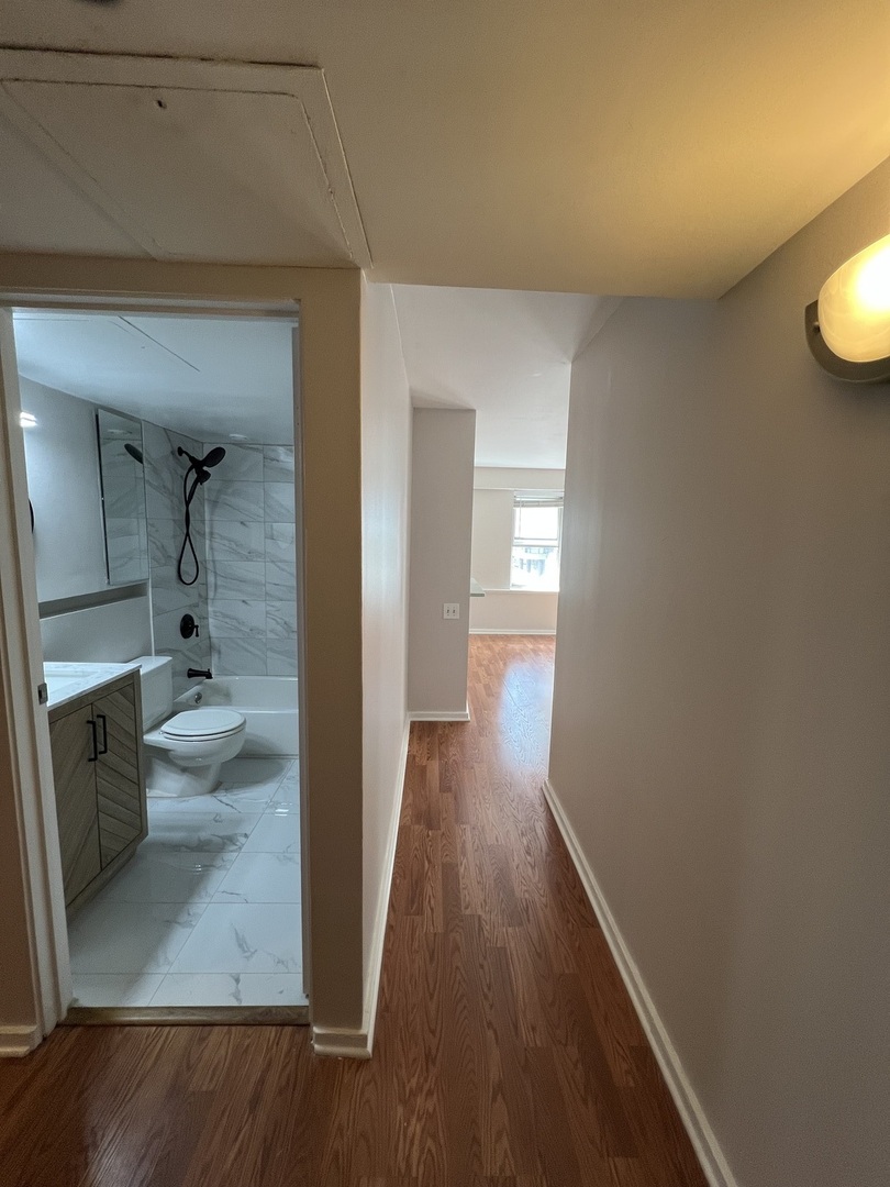 40 E 9th Street 815