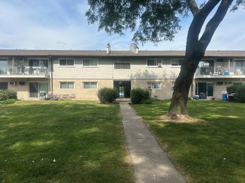 Tiny photo for 870 E Old Willow Road #150, Prospect Heights, IL 60070 (MLS # 12476221)