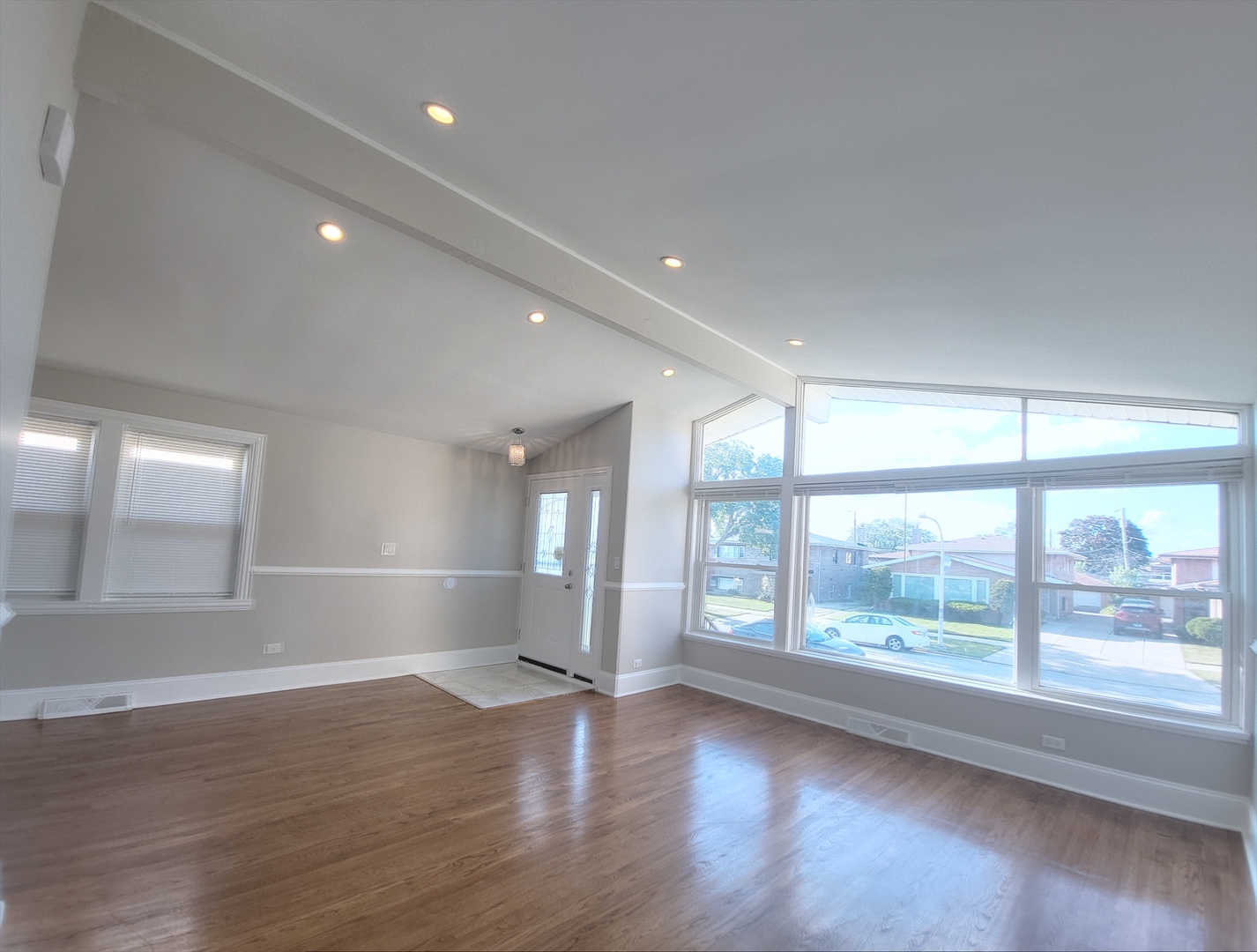 1747 E 92nd Place
