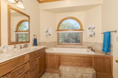 Tiny photo for 41 Ravenwood Circle, Bloomington, IL 61704 (MLS # 12452846)