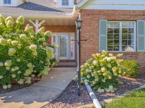 Tiny photo for 41 Ravenwood Circle, Bloomington, IL 61704 (MLS # 12452846)