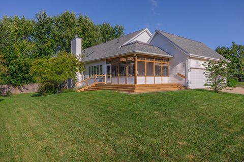 Tiny photo for 41 Ravenwood Circle, Bloomington, IL 61704 (MLS # 12452846)