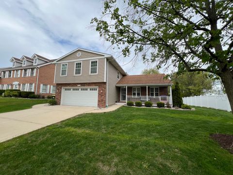 945 Williamsburg Street Westmont IL 60559