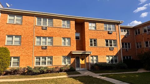 Tiny photo for 2422 W Berwyn Avenue #309, Chicago, IL 60625 (MLS # 12488495)
