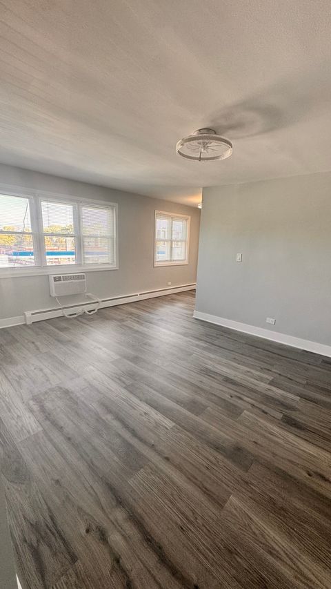Tiny photo for 2422 W Berwyn Avenue #309, Chicago, IL 60625 (MLS # 12488495)
