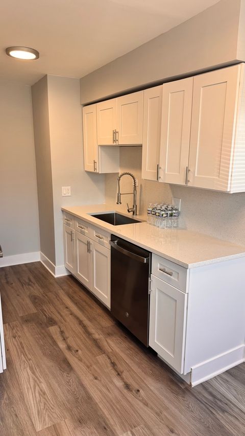 Tiny photo for 2422 W Berwyn Avenue #309, Chicago, IL 60625 (MLS # 12488495)