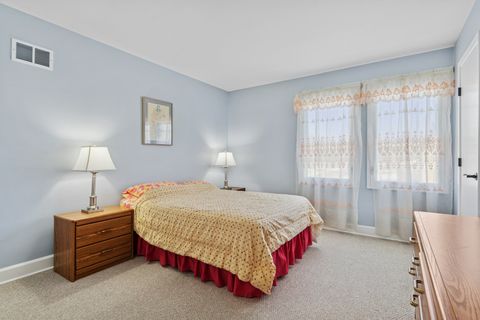 Tiny photo for 1458 Kingston Court, Des Plaines, IL 60018 (MLS # 12525734)