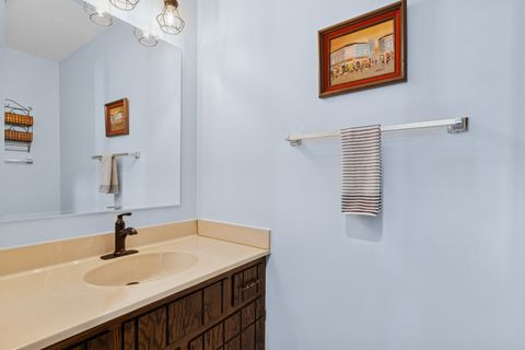 Tiny photo for 1458 Kingston Court, Des Plaines, IL 60018 (MLS # 12525734)