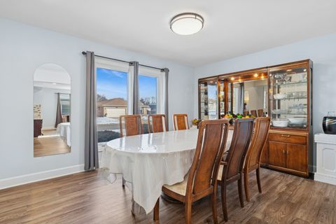 Tiny photo for 1458 Kingston Court, Des Plaines, IL 60018 (MLS # 12525734)