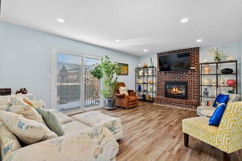 Tiny photo for 1458 Kingston Court, Des Plaines, IL 60018 (MLS # 12525734)