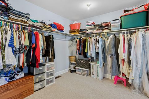 Tiny photo for 1458 Kingston Court, Des Plaines, IL 60018 (MLS # 12525734)