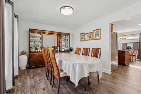 Tiny photo for 1458 Kingston Court, Des Plaines, IL 60018 (MLS # 12525734)