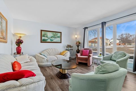 Tiny photo for 1458 Kingston Court, Des Plaines, IL 60018 (MLS # 12525734)