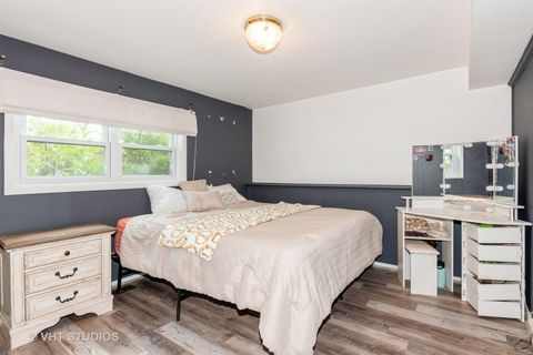 Tiny photo for 21W353 Drury Lane, Lombard, IL 60148 (MLS # 12421756)