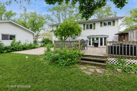 Tiny photo for 21W353 Drury Lane, Lombard, IL 60148 (MLS # 12421756)