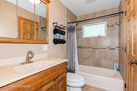 Tiny photo for 21W353 Drury Lane, Lombard, IL 60148 (MLS # 12421756)
