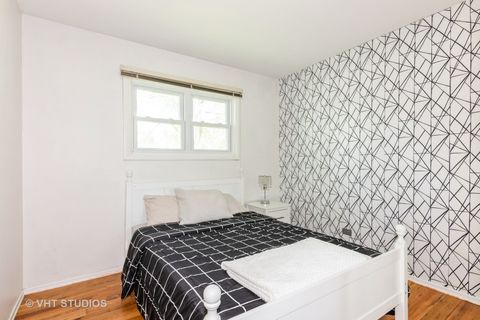 Tiny photo for 21W353 Drury Lane, Lombard, IL 60148 (MLS # 12421756)