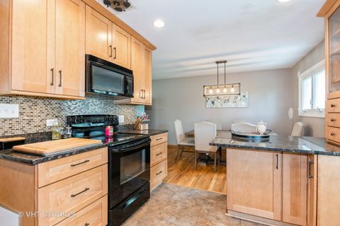 Tiny photo for 21W353 Drury Lane, Lombard, IL 60148 (MLS # 12421756)