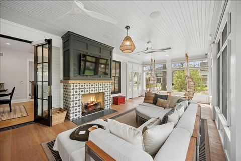 Tiny photo for 610 Forest Avenue, Wilmette, IL 60091 (MLS # 12605862)