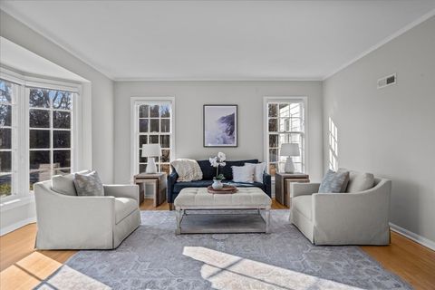 Tiny photo for 220 Sunset Ridge Road, Northfield, IL 60093 (MLS # 12589377)