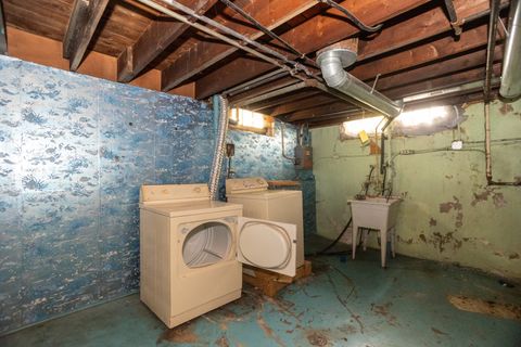 Tiny photo for 5832 N Kenton Avenue, Chicago, IL 60646 (MLS # 12490165)