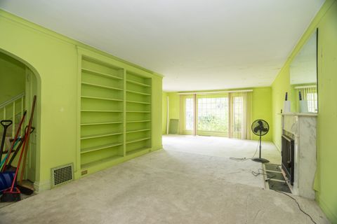 Tiny photo for 5832 N Kenton Avenue, Chicago, IL 60646 (MLS # 12490165)