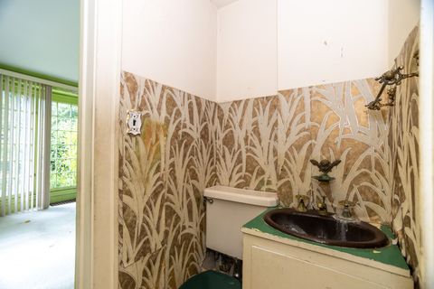 Tiny photo for 5832 N Kenton Avenue, Chicago, IL 60646 (MLS # 12490165)