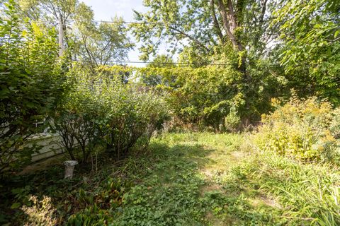 Tiny photo for 5832 N Kenton Avenue, Chicago, IL 60646 (MLS # 12490165)